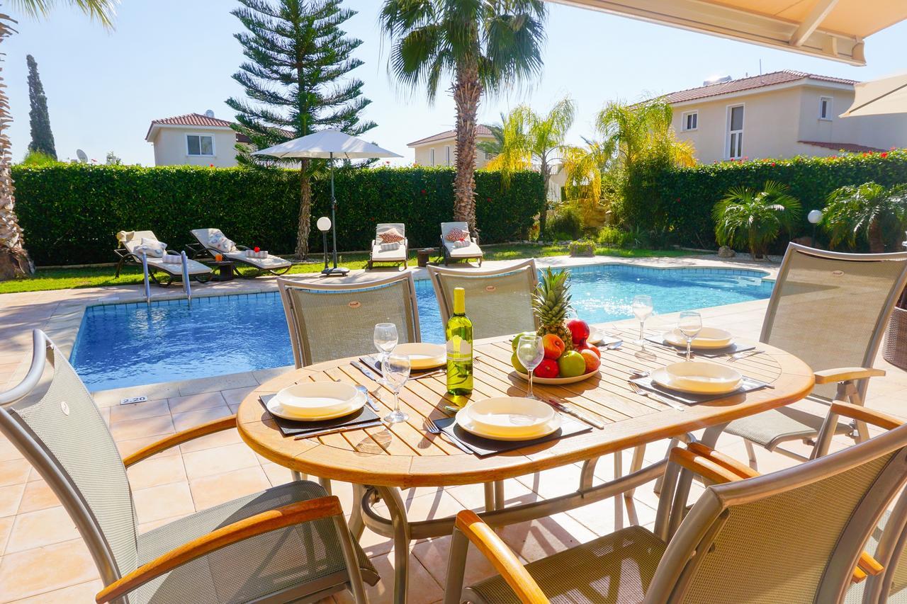 Villa Casa Mia By Ezoria Villas Коръл бей Екстериор снимка